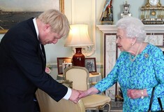 Γρήγορη ανάλυση Brexit: Η δραματική τροπή, ο στόχος του Τζόνσον και ο ρόλος της Βασίλισσας