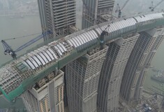 Ο οριζόντιος ουρανοξύστης της Κίνας - Ένα θαύμα της μηχανικής