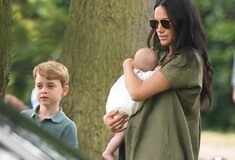 Η Μέγκαν Μαρκλ με το βασιλικό μωρό και η Κέιτ Μίντλετον με τα παιδιά της - Σπάνια κοινή δημόσια εμφάνιση