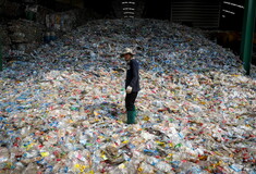 ΟΗΕ: 170 χώρες συμφώνησαν «να μειώσουν σημαντικά» τα πλαστικά μιας χρήσης
