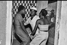 Νύχτες στα λαϊκά μπαρ της Μπουρκίνα Φάσο: απροσποίητη χαρά, φάνκι πόζα, χορός μέχρι πρωίας