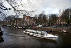 Τα πλωτά στα κανάλια του Άμστερνταμ γίνονται ηλεκτροκίνητα
