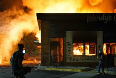 Ατλάντα: Νέος θάνατος μαύρου από αστυνομικά πυρά - Οργισμένες διαδηλώσεις και παραιτήσεις