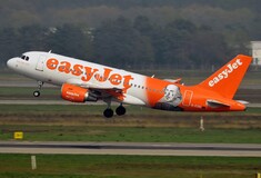 Η EasyJet καθηλώνει όλο τον στόλο της λόγω κορωνοϊού