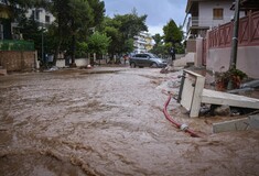 Δίκη για φονική πλημμύρα στη Μάνδρα - Λέκκας: Άναρχη η δόμηση και πρωτόγνωρη η βροχόπτωση