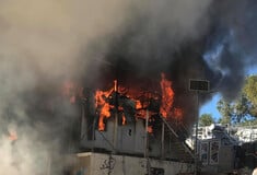 Φωτιά στη Μόρια: Για δύο νεκρούς μιλά ο δήμαρχος - Στο νησί ο αρχηγός της ΕΛΑΣ
