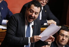 Ματέο Σαλβίνι: Υπέρ της παραπομπής του σε δίκη ψήφισε η ιταλική Γερουσία