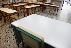 «Παγωμένες» σχολικές αίθουσες στη Θεσσαλονίκη: Με κασκόλ και μπουφάν στο μάθημα οι μαθητές