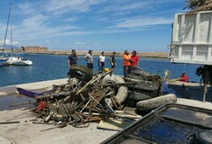Χανιά: Απομάκρυναν 30 τόνους σκουπιδιών από το βυθό τού λιμανιού