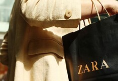 H γυναίκα που πιάστηκε να κάνει την απάτη με τα καρτελάκια των Zara - To κόλπο για να έχει δωρεάν νέα ρούχα