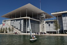 Guardian: Μήπως το αγρίως φιλόδοξο νέο Κέντρο Πολιτισμού Σταύρος Νιάρχος είναι μια χειρονομία χωρίς νόημα για την Αθήνα της κρίσης;