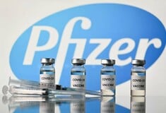 Εμβόλιο Pfizer: Προειδοποίηση για όσους έχουν αλλεργίες - Παρενέργειες σε δύο άτομα