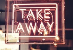 Ο Μπαμπινιώτης απαντά σε γελοιογραφία που τον αποκάλεσε «Μικρούτσικος ή Μωράκης»