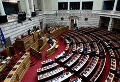 Στη Βουλή το προσχέδιο του προϋπολογισμού 2021- Το βασικό σενάριο για ανάπτυξη και έλλειμμα