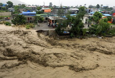 Στους 157 οι νεκροί από τις πλημμύρες και τις κατολισθήσεις σε Ανατολικό Τιμόρ και Ινδονησία
