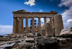Ακρόπολη: «Οργή» των αρχαιολόγων για μαρμάρινες επιγραφές με τα ονόματα της Μενδώνη & του Ιδρύματος Ωνάση στον αρχαιολογικό χώρο