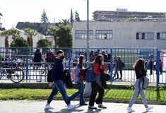 Σχολεία: Με μάσκες και self test ανοίγουν τα Λύκεια – Τι φοβούνται οι επιστήμονες - Χρηστικός οδηγός 15 σημείων