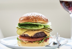 Michelin-rated chef’s $20 takeaway burger a hit in Amsterdam