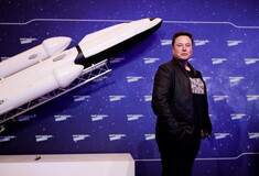 Η NASA επέλεξε την SpaceX για την επιστροφή του ανθρώπου στη Σελήνη- Νίκη για τον Μασκ, ήττα του Μπέζος