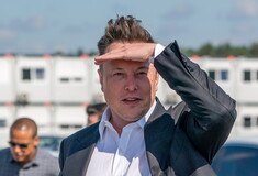 Έλον Μασκ: Έχασε 5,6 δισ. δολάρια μετά από μοιραίο τροχαίο αυτοκινήτου της Tesla