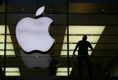 Η ΕΕ ανοίγει «πόλεμο» με την Apple: Την απειλεί με πρόστιμο ίσο με το 10% των παγκοσμίων εσόδων της