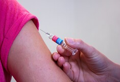 Pfizer: Αίτημα στον EMA να εγκρίνει το εμβόλιο και για παιδιά 12-15 ετών
