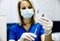 Εμβολιασμός: Aνοίγει σήμερα η πλατφόρμα για τους 45-49 - Με Pfizer, Moderna, AstraZeneca και Johnson & Johnson