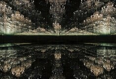 Η πρώτη sold out έκθεση μετά την πανδημία, τα δυο Infinity Mirror Rooms της Κουσάμα