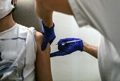 Έρχεται υποχρεωτικός εμβολιασμός; Τρεις ειδικοί απαντούν