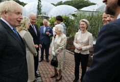 Η βασίλισσα Ελισάβετ παρέθεσε δεξίωση στους ηγέτες της G7- Η ερώτησή της που τους έκανε να γελάσουν (Βίντεο)