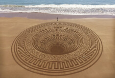LAND ART