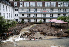 Πλημμύρες στη Γερμανία: 6 νεκροί και 30 αγνοούμενοι- Κατέρρευσαν σπίτια