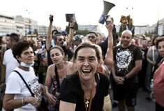 Οι «Άθλιοι» της πλατείας Συντάγματος 