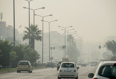 Φωτιά στη Βαρυμπόμπη: «Ασφυξία» στην Αττική από τους καπνούς- Μεγάλη επιβάρυνση στην ποιότητα του αέρα