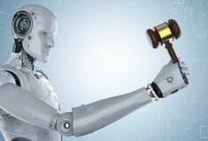 Εσείς Θα προσλαμβάνατε για δικηγόρο ένα ρομπότ;