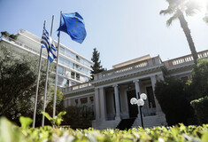 Μαξίμου για Αποστολάκη: Δείλιασε μπροστά στις απειλές ΣΥΡΙΖΑ - «Κατώτερος των περιστάσεων» 