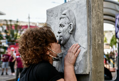 «Δεν ξεχνάμε»: Μαζική αντιφασιστική πορεία για τον Παύλο Φύσσα στο Κερατσίνι (Εικόνες)
