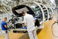 Πώς επηρεάζει η μείωση της παραγωγής αυτοκινήτων την τσέπη μας
