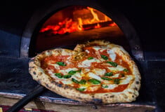 Το 1780 ο Pietro είχε στο μενού του μόνο pizza: Η πρώτη, «βασιλική» πίτσα μαργαρίτα ψήθηκε στη Νάπολη