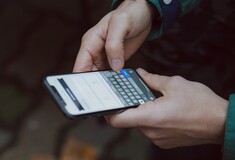 Τεχνολογική εξάντληση: Τα πολλά μηνύματα κάνουν τους χρήστες να θέλουν να πετάξουν τα τηλέφωνά τους 