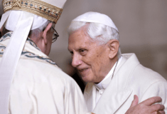 Ο πρώην Πάπας συνυπεύθυνος παιδεραστίας; Ακλόνητα στοιχεία βαραίνουν τον Βενέδικτο 