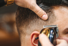 KYΡΙΑΚΗ ΑΦΙΕΡΩΜΑ Barber shop