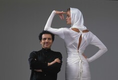 Azzedine Alaïa : Οι διάσημοι φίλοι, η σπουδαία συλλογή του και μια νέα σελίδα για τον οίκο του