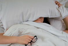 Ο περισσότερος ύπνος μπορεί να βοηθήσει στη μείωση της πρόσληψης θερμίδων