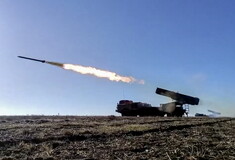 Η Ρωσία έχει ενισχύσει «με άλλους 7.000 στρατιώτες» τις δυνάμεις της στα σύνορα της Ουκρανίας