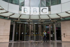 Πόλεμος στην Ουκρανία: Το BBC ανέστειλε τη λειτουργία του στη Ρωσία - Αποσύρει τους δημοσιογράφους από τη χώρα