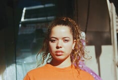 Η Nilüfer Yanya είναι η πιο συναρπαστική ροκ σταρ της Βρετανίας