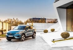 H Volvo γύρισε με το νέο C40 Recharge το διακόπτη