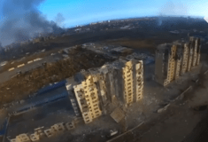 Μαριούπολη: Drone καταγράφει το μέγεθος της καταστροφής από τους συνεχείς βομβαρδισμούς