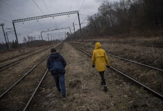 Διακοπή δρομολογίων των τρένων στην Πολωνία: Αγωνία για τους πρόσγυφες που θέλουν να εγκαταλείψουν την Ουκρανία